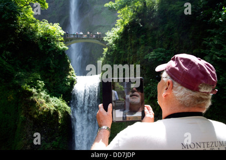 Multnomah Falls located east of Troutdale, Oregon, USA. Foto Stock