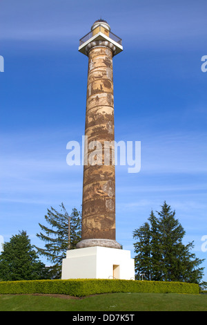 La colonna di Astoria è una torre che sovrasta il fiume Columbia sulla collina Coxcomb presso Astoria, Oregon, Stati Uniti d'America. Foto Stock