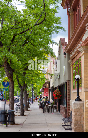 Cafe e negozi su 13th Street nel centro di Boulder, Colorado, STATI UNITI D'AMERICA Foto Stock