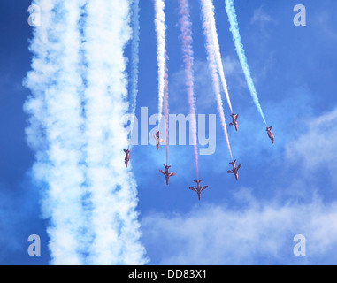 La RAF frecce rosse antenna Team Display a Cosford Airshow 2013 Shropshire, Inghilterra, Europa Foto Stock