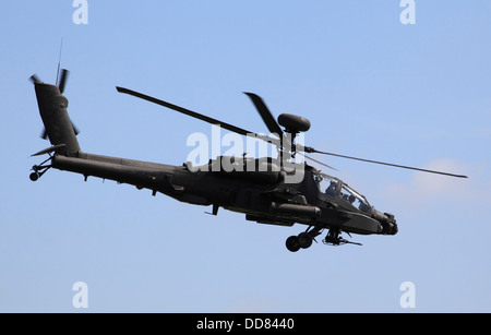 Attacco Apache elicottero a RAF Cosford Airshow 2013 con il principe Harry a bordo di Cosford, Shropshire, Inghilterra, Europa Foto Stock