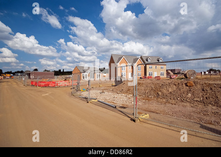 Sito di costruzione di nuove case in costruzione Northamptonshire Regno Unito Inghilterra Foto Stock