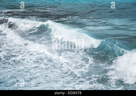 Grandi onde tempestose del mare adriatico Foto Stock