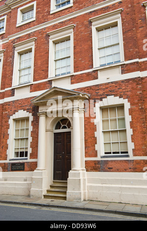 Esterno di Fairfax House restaurata del XVIII secolo di stile georgiano nel centro della città di York North Yorkshire England Regno Unito Foto Stock