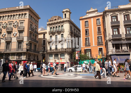 Tipici edifici Spagnolo in La Rambla Barcelona Foto Stock