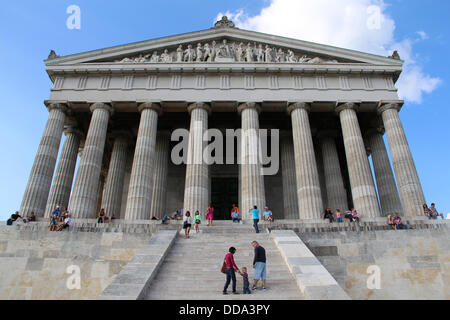 Germania: vista frontale del Walhalla tempio in Donaustauf vicino a Regensburg Foto Stock