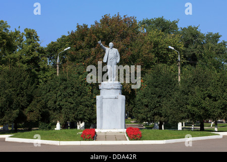 Statua del russo rivoluzionario comunista e uomo politico Vladimir Ilyich Lenin (1870-1924) in Kolomna, Russia Foto Stock