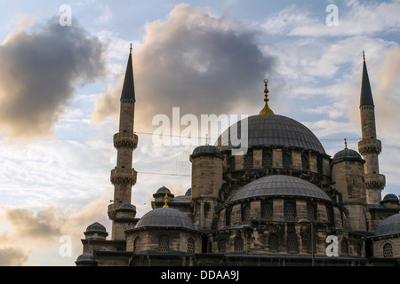 Nuova Moschea (Yeni Cami) Eminou nel quartiere di Istanbul, Turchia Foto Stock