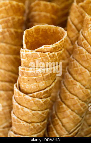 Svuotare waffle coni gelato close-up Foto Stock