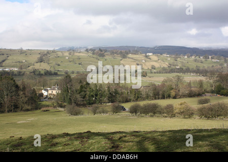 Una vista dello Yorkshire da un sentiero che si affaccia su di West Burton Foto Stock