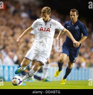 Londra, Regno Unito. Il 29 agosto, 2013. Jan Vertonghen di Tottenham durante l'Europa League play off seconda gamba tra Tottenham Hotspur e Dinamo Tbilisi da White Hart Lane. Credito: Azione Sport Plus/Alamy Live News Foto Stock