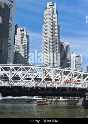 Dh Singapore River Boat Quay SINGAPORE United Overseas Bank Plaza UOB grattacielo moderno edificio Foto Stock
