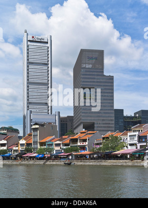 Dh Singapore River Boat Quay SINGAPORE vecchi edifici di nuova architettura waterfront Foto Stock