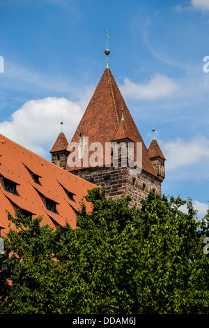 Luginsland Tower presso il Castello di Norimberga in Germania Foto Stock