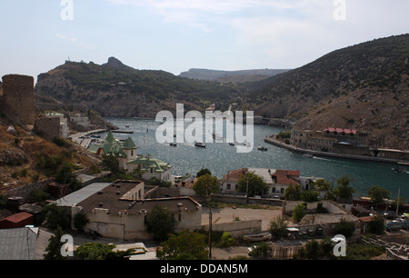 Vista sul porto di Balaclava, Ucraina Foto Stock