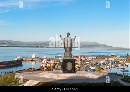 Saint Nicholas statua, città siberiana Anadyr, Chukotka Provincia, Estremo Oriente Russo Foto Stock