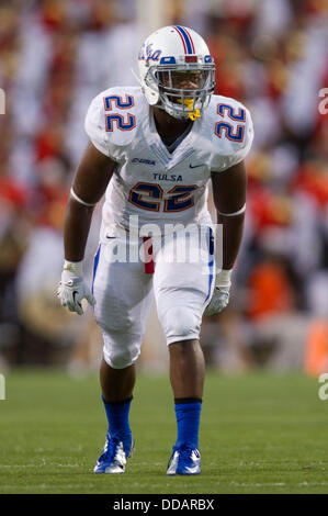 Bowling Green, Ohio, Stati Uniti d'America. Il 29 agosto, 2013. Tulsa Golden uragano running back Trey Watt #22 linee fino come un ricevitore durante il NCAA Football gioco tra il Tulsa Golden uragano e il Bowling Green falchi al Doyt Perry Stadium. Bowling Green ha vinto 34-7. © csm/Alamy Live News Foto Stock