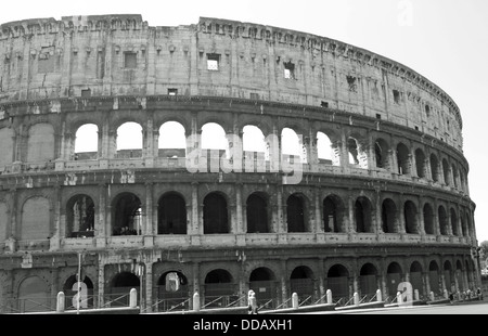 Affascinante e spettacolare facciata del monumento più bello di Roma Colosseo Foto Stock