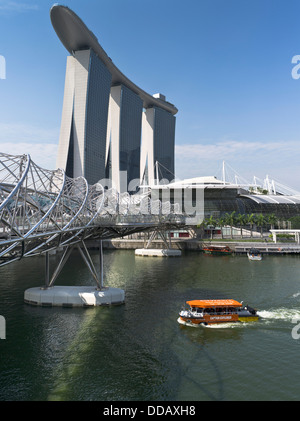 Dh Marina Bay Sands Hotel MARINA BAY SINGAPORE Double Helix bridge Captain Explorer Tour per le città di anatra turistico turismo in barca Foto Stock