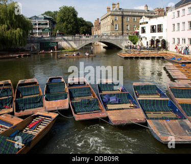 Sterline sul fiume Cam da Silver Street Bridge, Cambridge, Inghilterra, Regno Unito Foto Stock