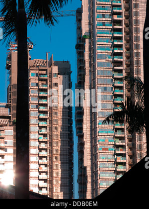 Alto edificio di appartamenti in costruzione su Park Road a Singapore Foto Stock