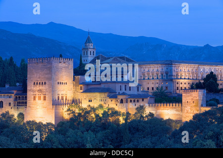 La;Alhambra;Granada;panoramica;scenic,skyline;notte Foto Stock