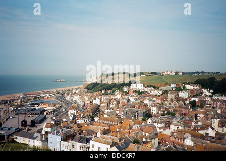 Hastings Old Town, East Sussex, South East England, da East Hill Foto Stock