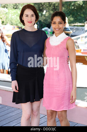 MICHELLE DOCKERY FRIDA PINTO MIU MIU DONNA racconti.&#XA;70ESIMO FESTIVAL DEL CINEMA DI VENEZIA LIDO Venezia Italia 31 Agosto 2013 Foto Stock