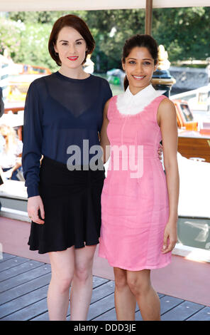 MICHELLE DOCKERY FRIDA PINTO MIU MIU DONNA racconti.&#XA;70ESIMO FESTIVAL DEL CINEMA DI VENEZIA LIDO Venezia Italia 31 Agosto 2013 Foto Stock