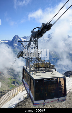 La Funivia arriva a Schilthorn Piz Gloria, - utilizzato come location del film di James Bond Al servizio segreto di Sua Maestà Foto Stock