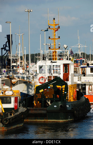 Barche pilota sulla banchina di Poole Dorset UK Foto Stock