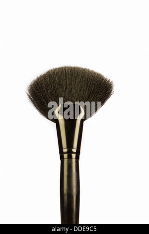 Una immagine di un nero per il make-up shot spazzola contro uno sfondo bianco Foto Stock
