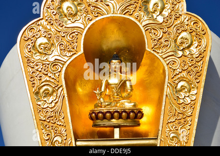 Un inaspettato statua del Buddha al di fuori del Karma Jur Med Ling centro di Dharma nella verità o conseguenze, Nuovo Messico Foto Stock