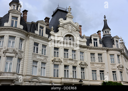 Una grande e bella casa antica a Anversa. Foto Stock