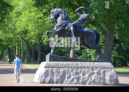 Energia fisica della statua di George Frederic Watts, Kensington Gardens, Londra, Inghilterra, Regno Unito Foto Stock
