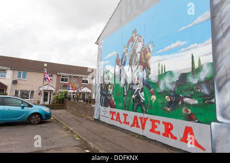 Un murale politico dipinta su un muro a Belfast, Irlanda del Nord ricorda la battaglia di Talavera combattuto in Spagna Foto Stock