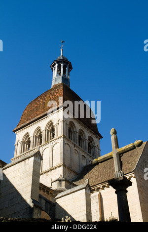 La cattedrale di Notre Dame a Beaune Francia Foto Stock