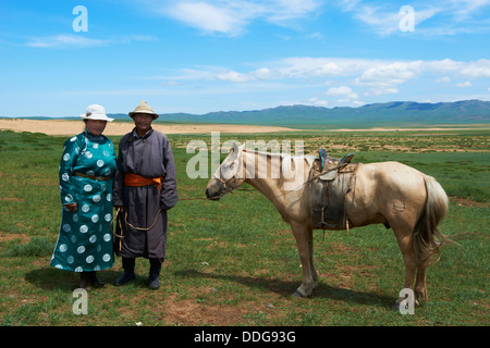 Mongolia, Ovorkhangai provincia, Batkhan parco nazionale, nomad giovane Foto Stock