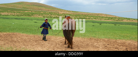 Mongolia, Ovorkhangai provincia, Batkhan parco nazionale, Rally di guidato. Foto Stock