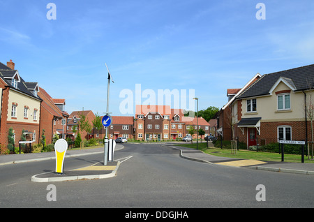 Nuove case sul Parco Earlswood housing development, Bagshot Surrey, Inghilterra, Regno Unito Foto Stock