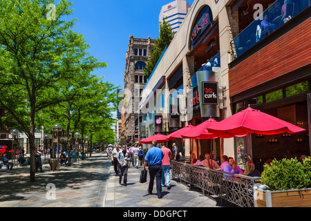 Cafè sul marciapiede sulla zona pedonale 16th Street Mall nel centro di Denver, Colorado, STATI UNITI D'AMERICA Foto Stock