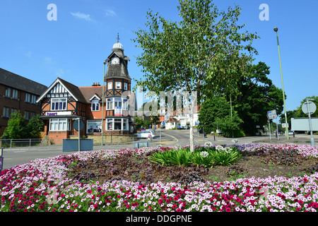 La casa di Clock, Orologio casa rotonda di Farnborough, Hampshire, Inghilterra, Regno Unito Foto Stock