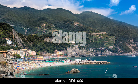 La spiaggia di Monterosso al Mare, Cinque Terre Liguria, Italia Foto Stock