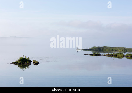 La pesca della trota in lago Thingvallavatn, sud Islanda Foto Stock