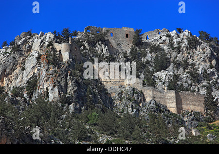 Il castello di Buffavento, resti delle mura del castello, la parte settentrionale di Cipro Foto Stock