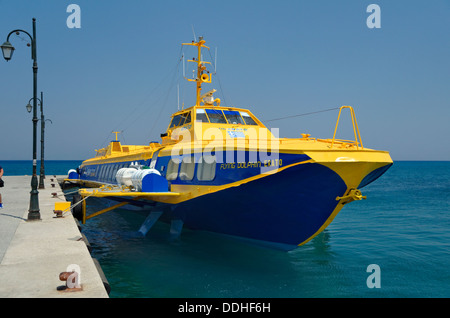 Passeggeri greche aliscafo o 'Flying Dolphin' usato estensivamente in tutto il Mare Egeo e le isole greche. Foto Stock