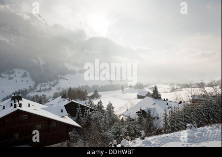 Chalet Svizzero con interni disegnati da Tino Zervudachi, Gstaad Foto Stock