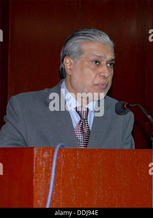 Di Karachi, Pakistan. Il 3 settembre 2013. Ministro federale delle finanze, il senatore Muhammad Ishaq Dar affrontare il seminario di Custom House Karachi su Settembre 03, 2013 Handout dal Pakistan informazioni dipartimento   (foto di PID/Deanpictures/Alamy Live News Foto Stock