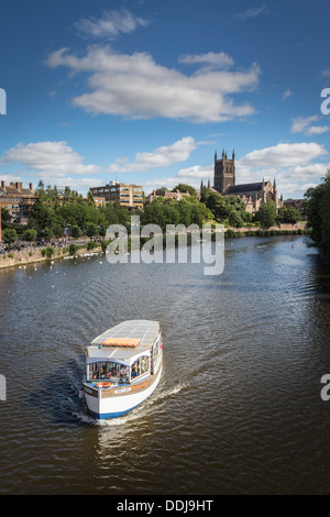 Passeggeri Crociera in barca lungo il fiume Severn Worcester Worcestershire Inghilterra Foto Stock