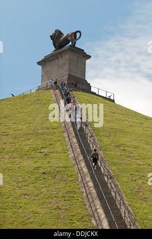 Le fasi che portano fino alla Butte du Lion (o "Lion's mound') sul campo di battaglia di Waterloo, Belgio. Foto Stock